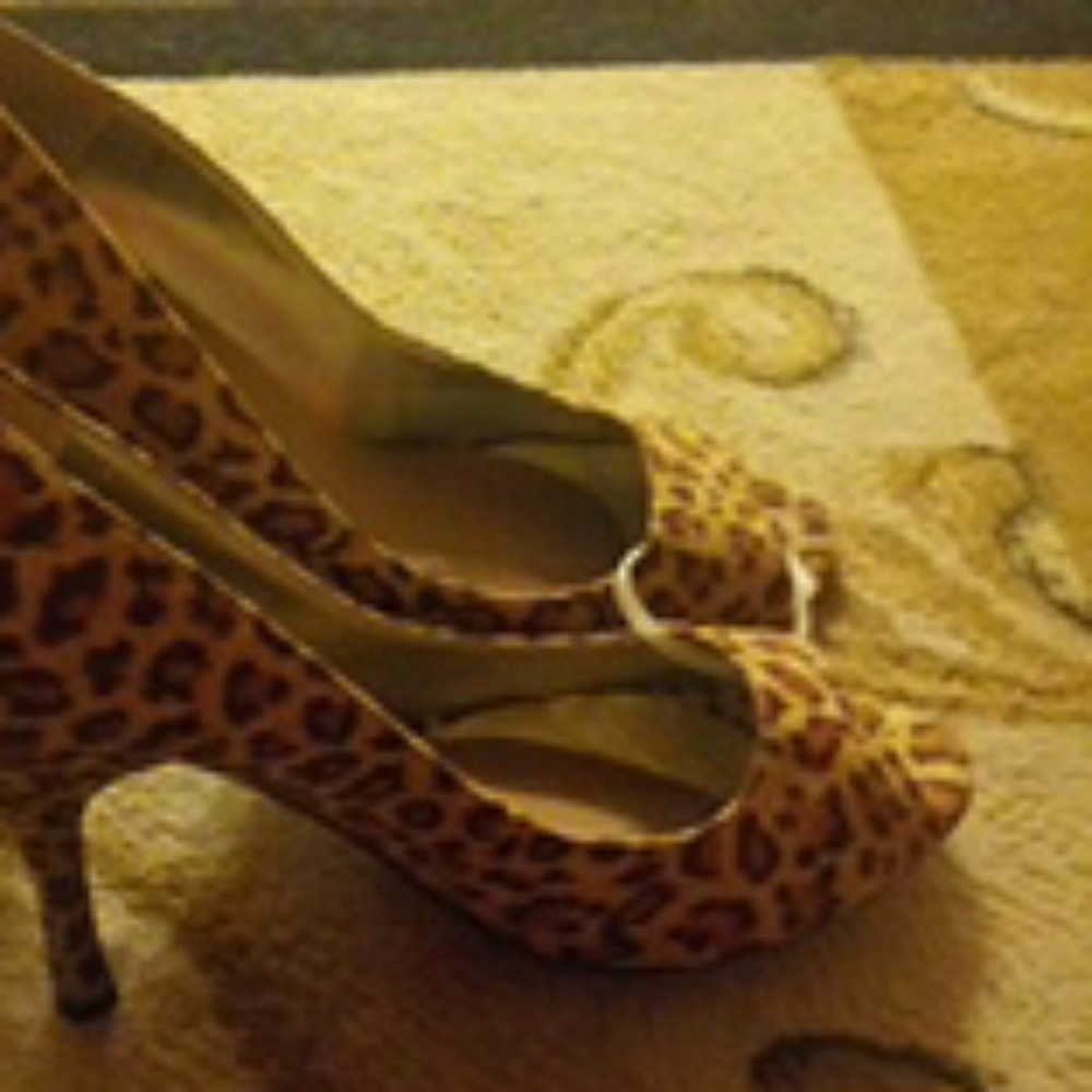 Shoes - Picture 2 of 3